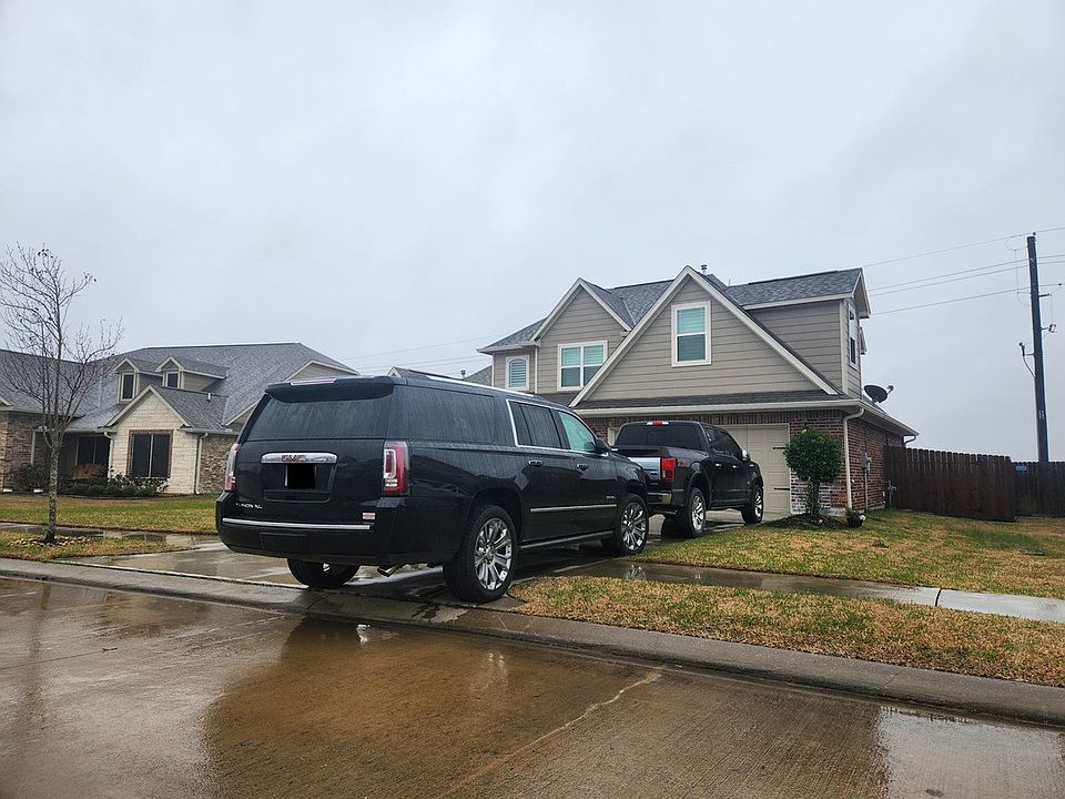 2nd image of 9634 Oaklawn Dr
