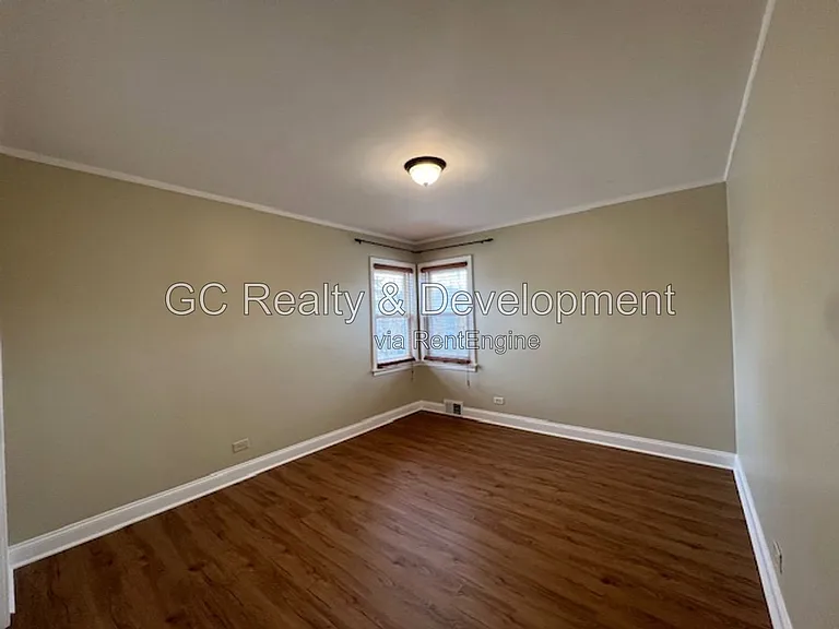 7613 N Harlem Ave — Photo 10
