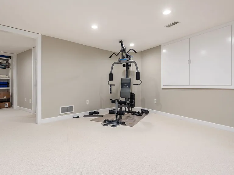 4602 Sandwich Ct — Photo 41