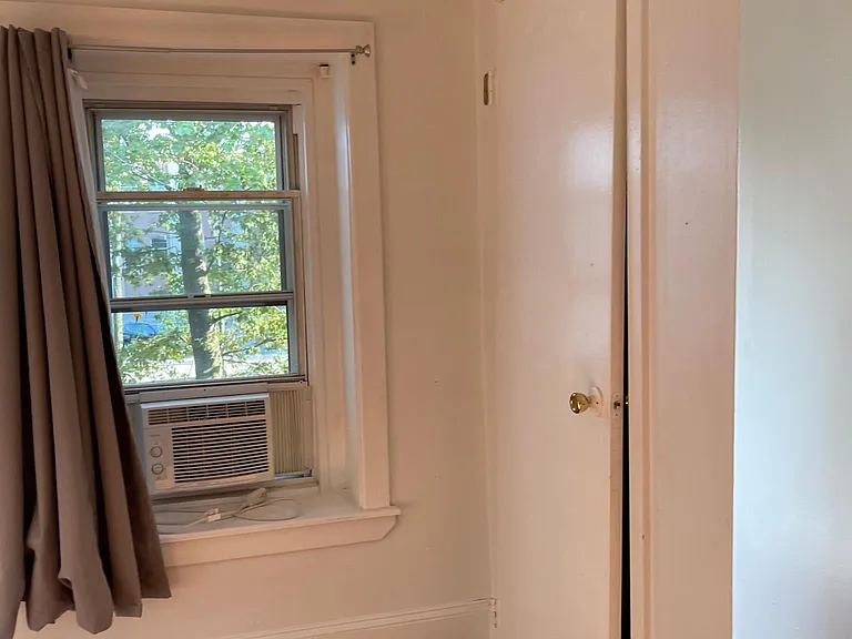 512 S 41st St #8 — Photo 49