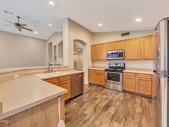 4th image of 1143 E Jasper Dr