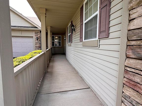 3rd image of 1242 Lily Ln