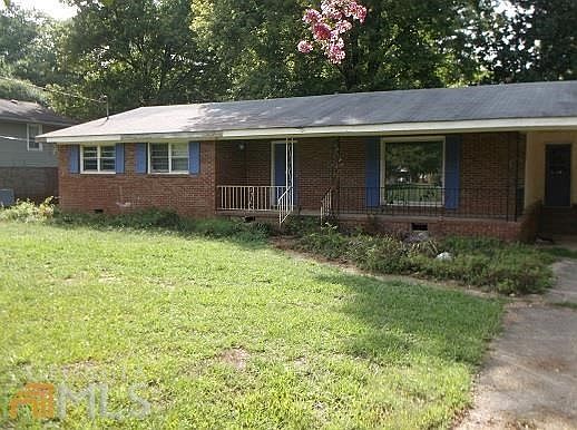 2nd image of 407 Strawberry Ln SE