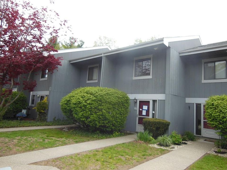 555 Russell Rd Westfield MA Zillow