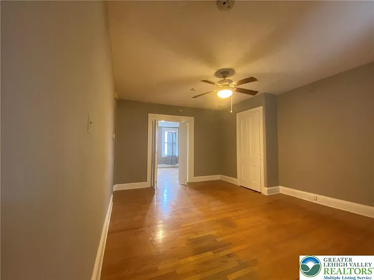 706 Northampton St #2 — Photo 6