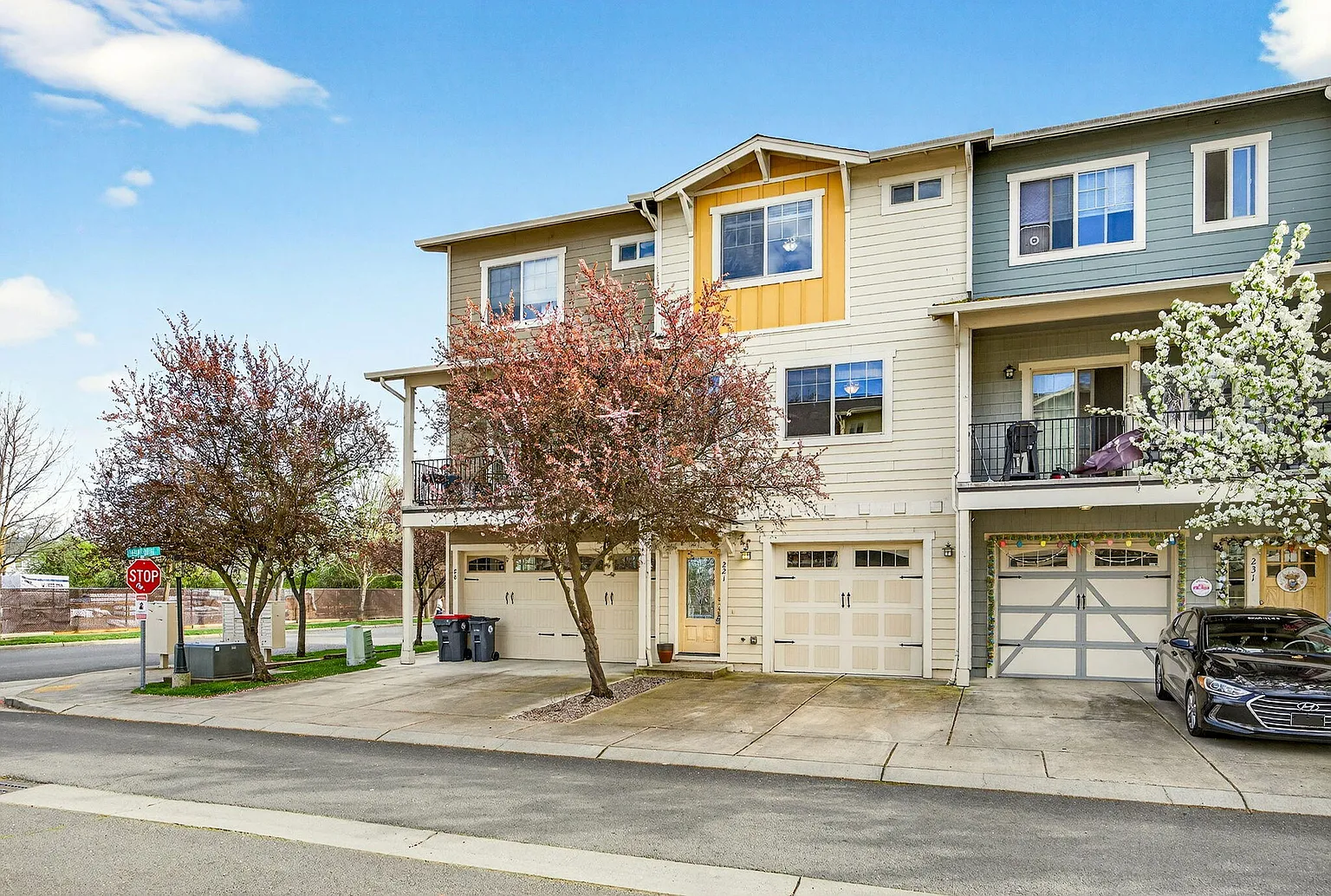 221 Cherry Bark Ln photo 1