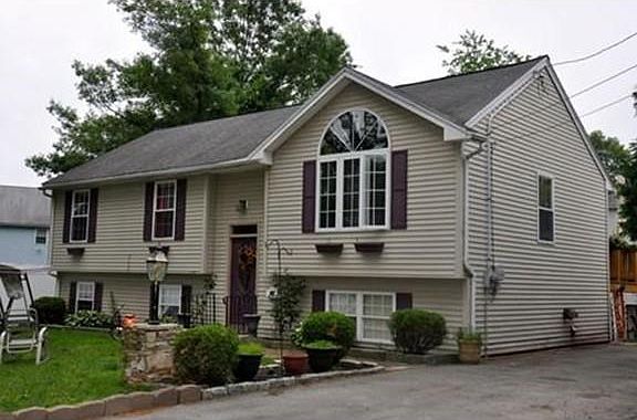 2nd image of 60 Marlboro St