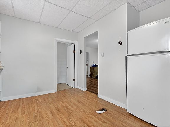 4th image of 9205 99th St NW