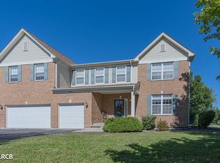 202 Dillion Ct, Gilberts, IL 60136