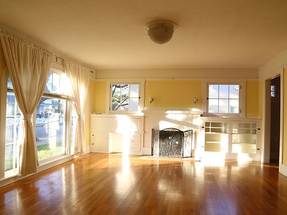 Living room empty