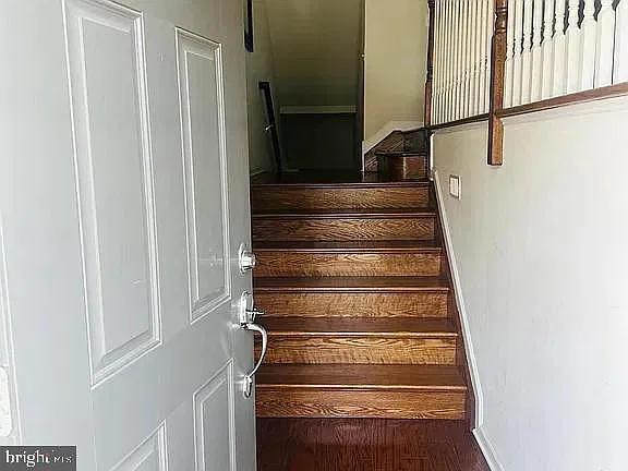 3 bed, 4.0 bath, 2294 sqft, $3,495 — Photo 2