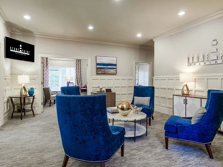 Stone Point Apartments — Photo 43