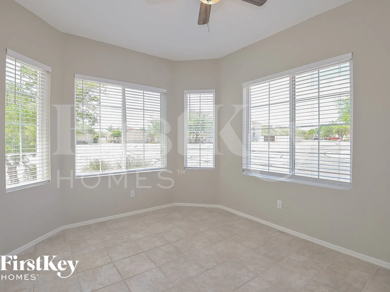 3 bed, 2.0 bath, 1524 sqft, $2,355 — Photo 4