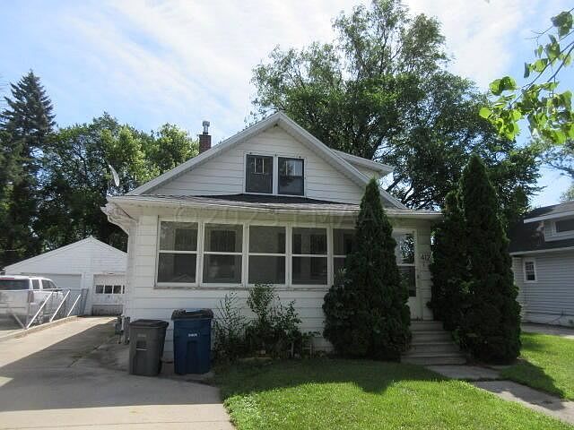 1st image of 412 11th St N