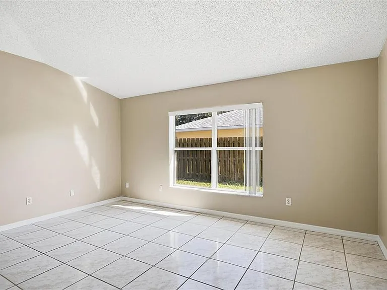 106 La Mancha Dr — Photo 24