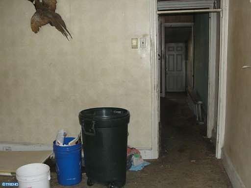 3rd image of 2217 E Hazzard St