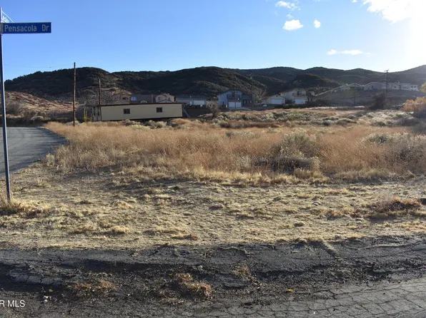 Corner Lesina Drive Pensacola Dr, Palmdale, CA 93551