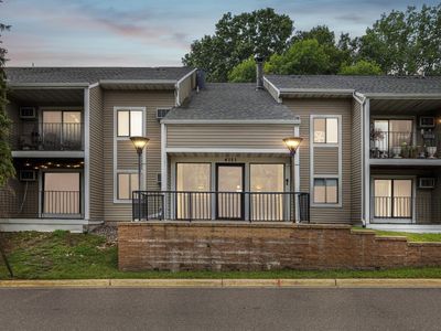 4151 Boone Ave N APT 100, New Hope, MN, 55427