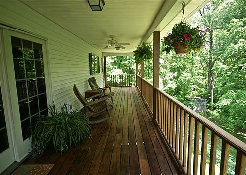 wrap around porch