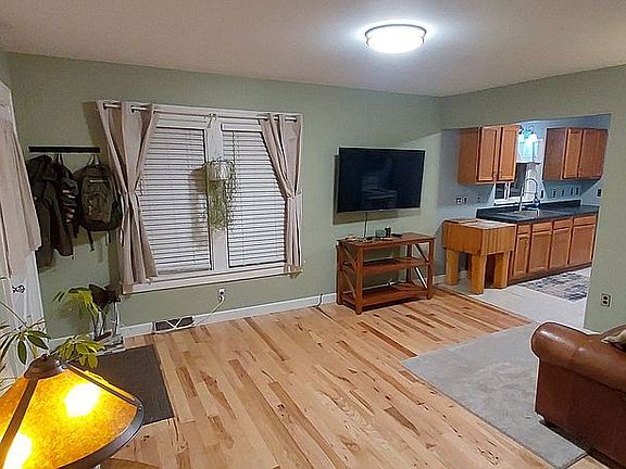 3rd image of 519 Nieb Ct