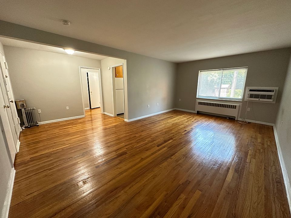 1st image of 576 Whitney Ave #1K