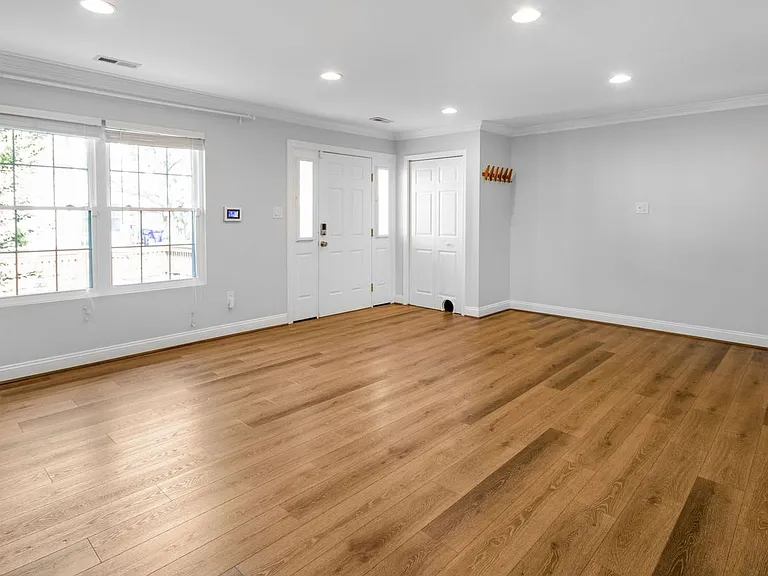 14318 S Shore Ct — Photo 37