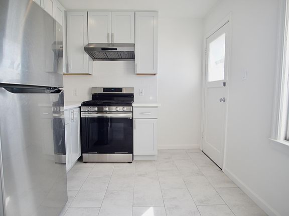 2nd image of 2395 27th Ave #3