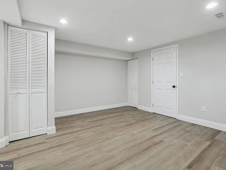 1513 N Kenwood Ave — Photo 10