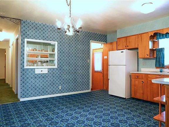 5th image of 1233 Howard Ave