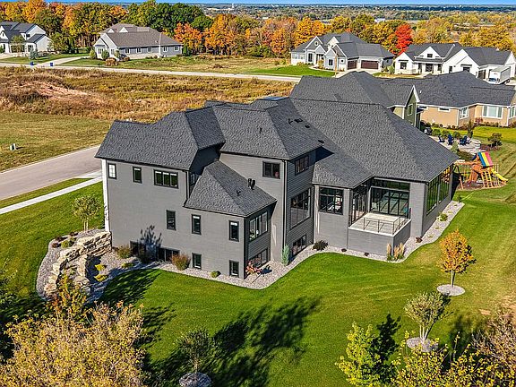 5th image of 2011 Labyrinth Ln