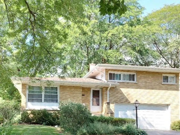 738 S Euclid Ave, Villa Park, IL 60181