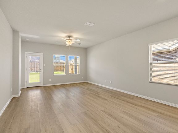 5th image of 617 McKenna Dr