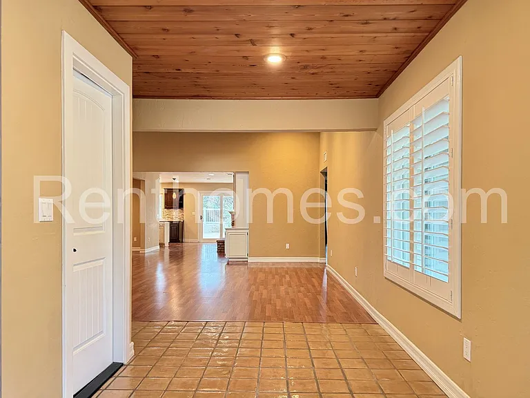 11339 Red Cedar Ln — Photo 2