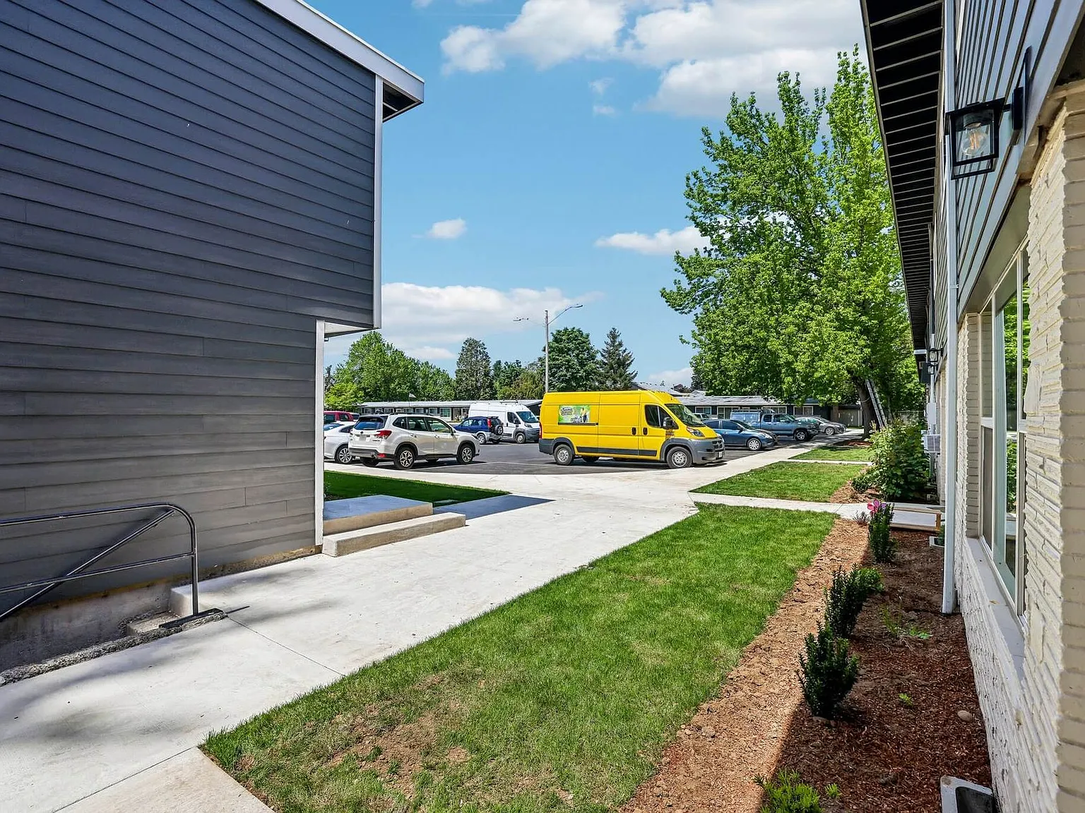 Midland Apartments — Photo 4