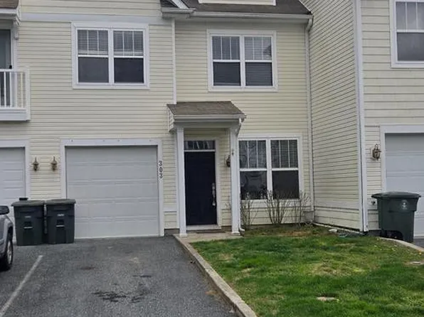 303 Schooner Ln #102, Berlin, MD 21811