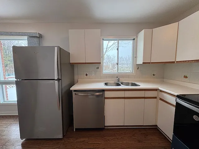 536 Thorndale Dr — Photo 7