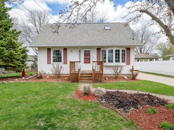 2402 N Mason St, Appleton, WI 54914