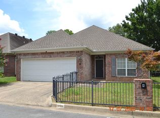 4 Blackthorn St, Little Rock, AR 72223