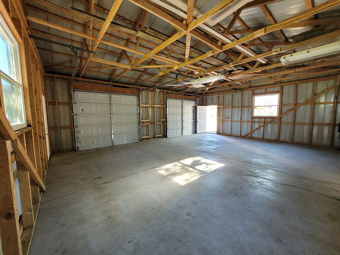 232 East Main Street — Photo 3
