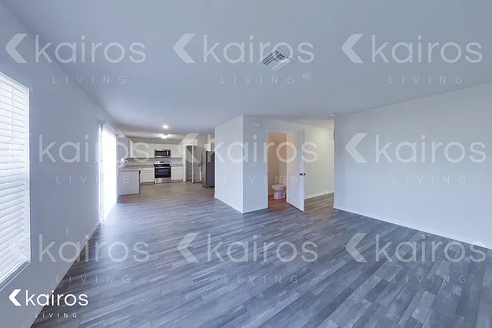 4 bed, 2.5 bath, 2054 sqft, $2,395 — Photo 3