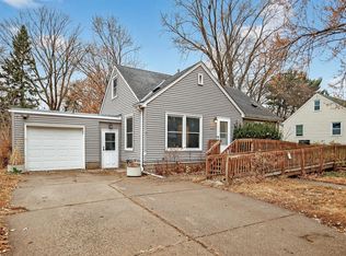 2057 Giesmann St, Roseville, MN 55113