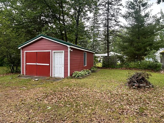 2nd image of 130 Edgewood Dr