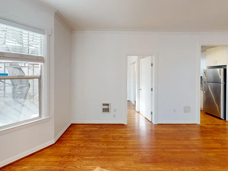 1690 North Point Street — Photo 14