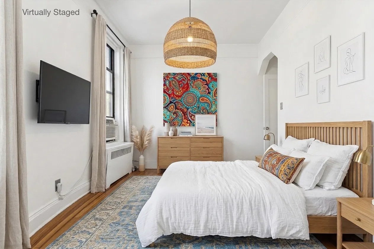 340 Bedford Ave — Photo 1