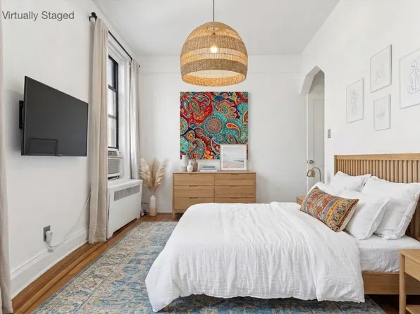 340 Bedford Ave, Brooklyn, NY
