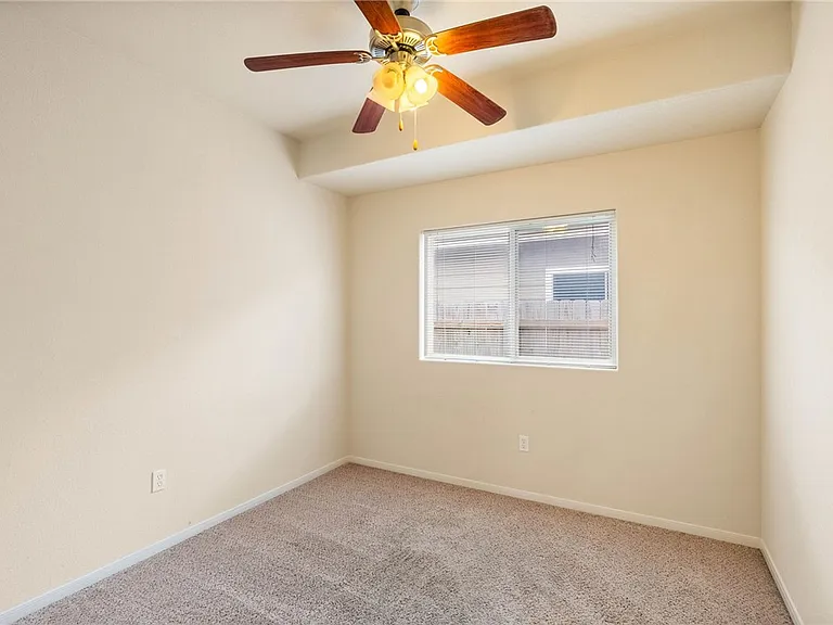 2529 Las Brisas St — Photo 10