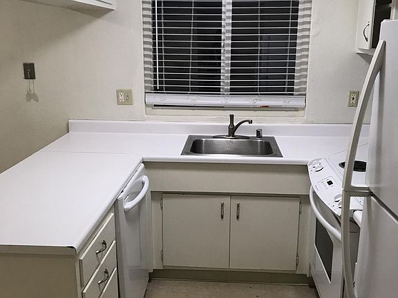 2nd image of 2525 N St APT 1