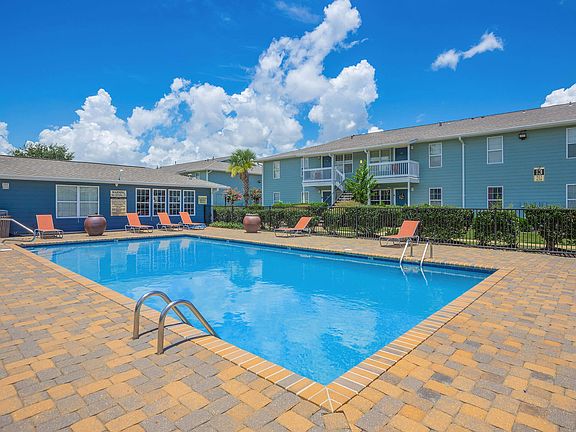 5th image of 251 Eisenhower Dr #219