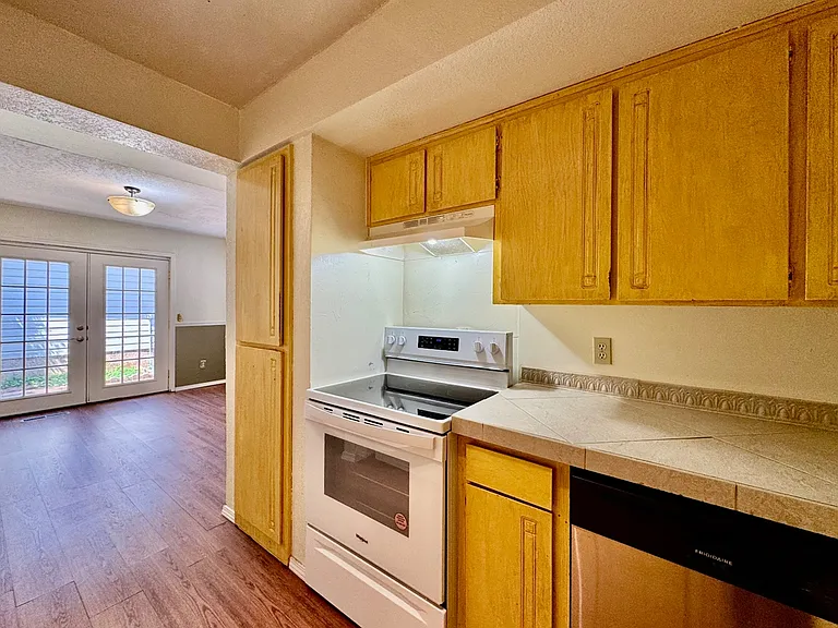 428 Sundance Ln — Photo 10