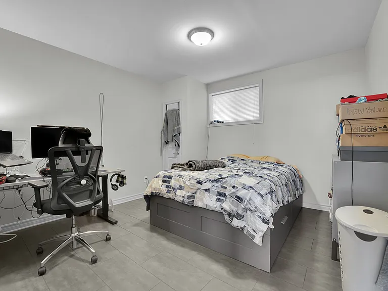 123 Queen Mary St #4 — Photo 15